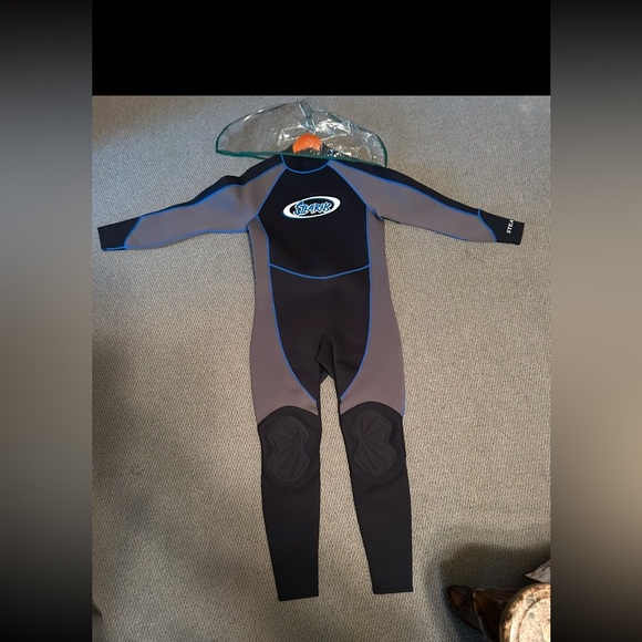 Wet suit grey and black - Picture 2 of 2